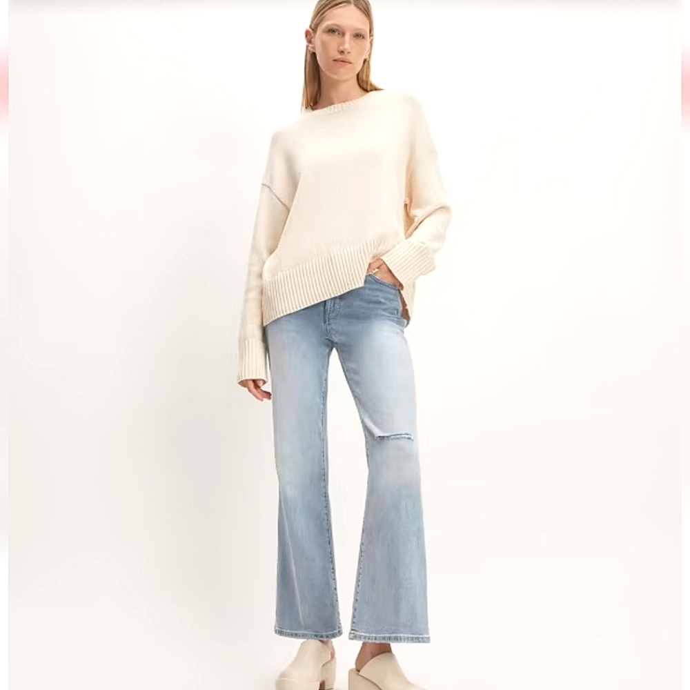 Light Wash Women's Flared Jeans - Blue